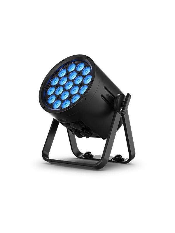 CHAUVET Well Pod 3 (x4) in charging roadcase